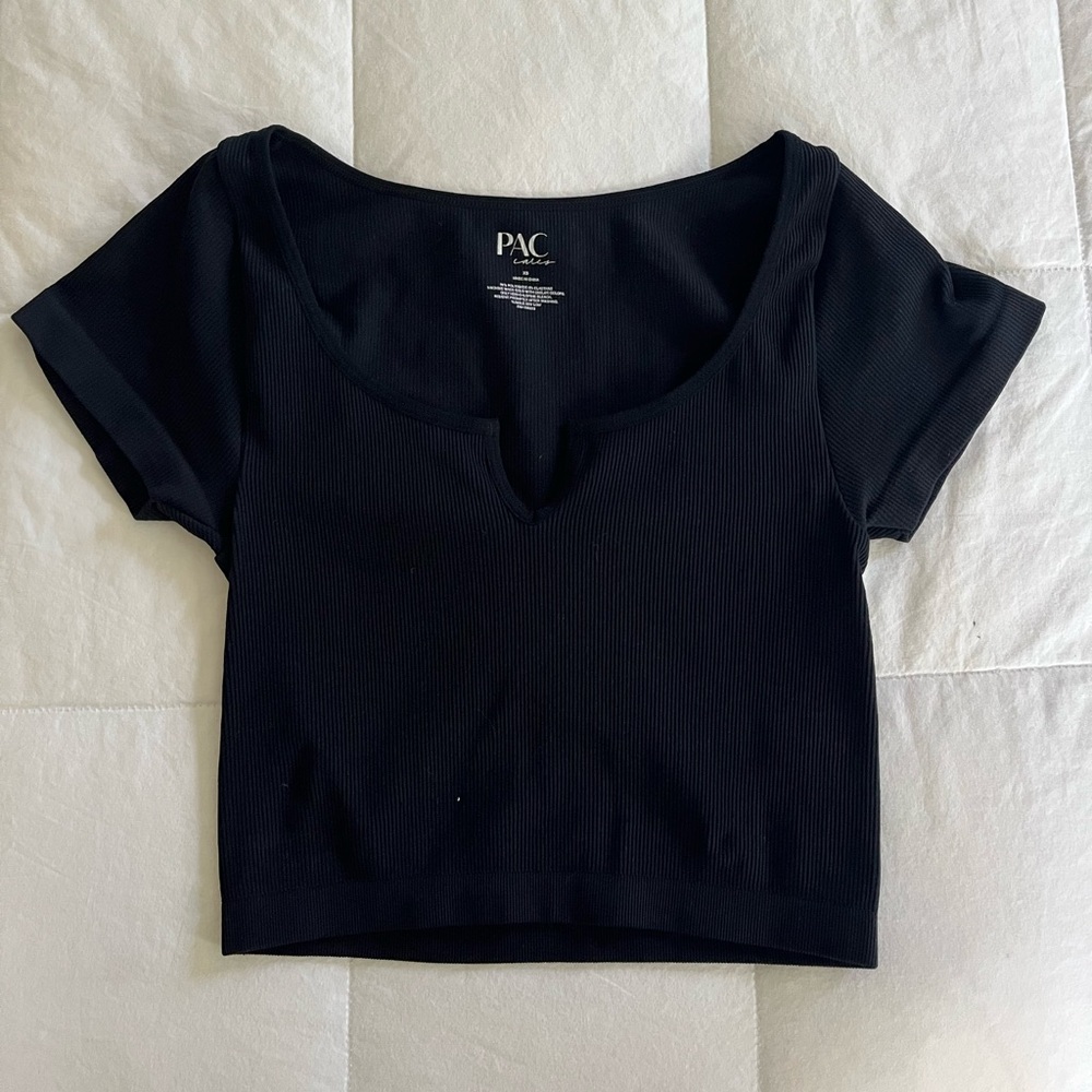 stretchy black T-shirt